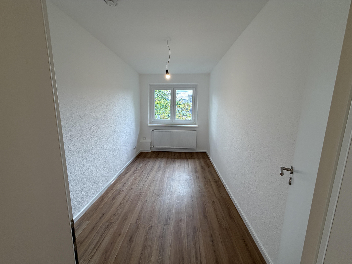 Kernsanierte 4-Zimmer-Wohnung in Wiesbaden – 65199 Wiesbaden – Vorschaubild 4