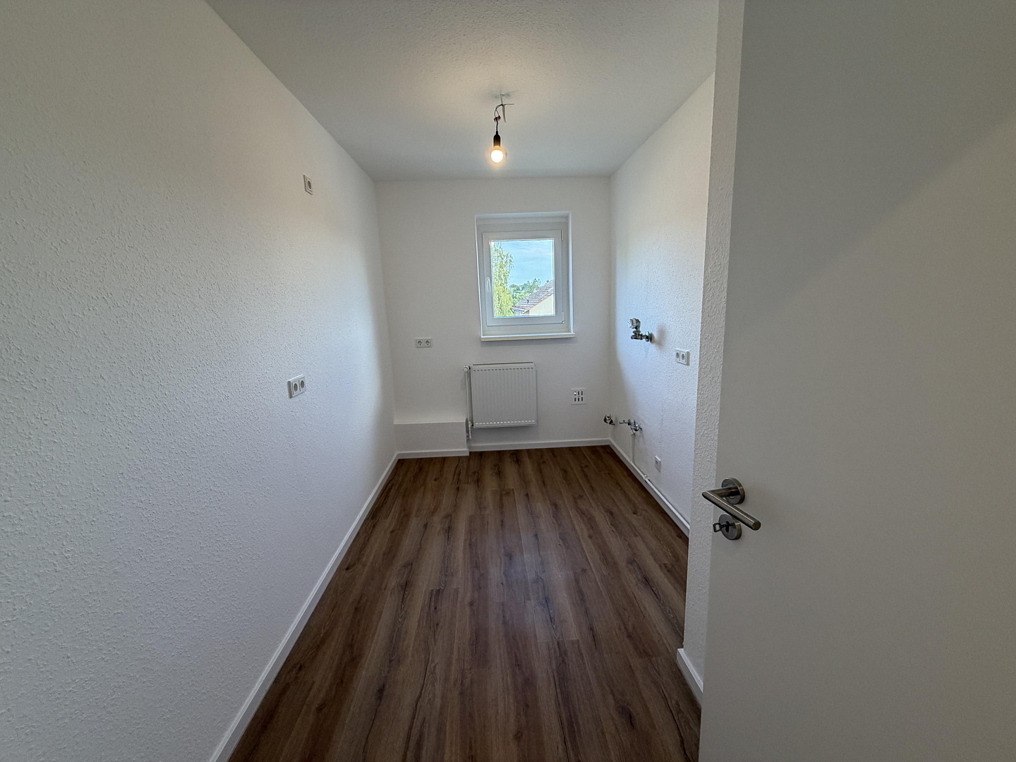Kernsanierte 4-Zimmer-Wohnung in Wiesbaden – 65199 Wiesbaden – Vorschaubild 2