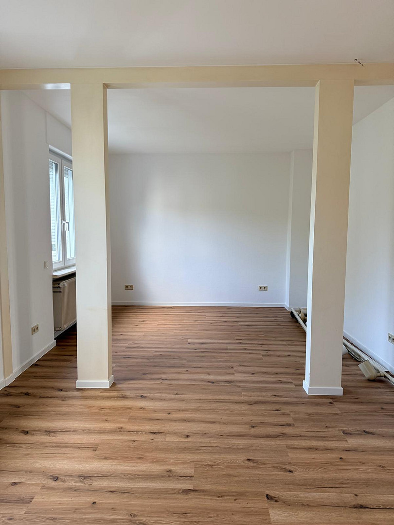 Frisch renovierte 2-Zimmer-Wohnung mit Balkon & EBK in Koblenz-Horchheim – 56076 Koblenz – Vorschaubild 2