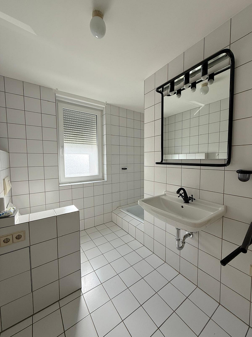 Frisch renovierte 2-Zimmer-Wohnung mit Balkon & EBK in Koblenz-Horchheim – 56076 Koblenz – Vorschaubild 11
