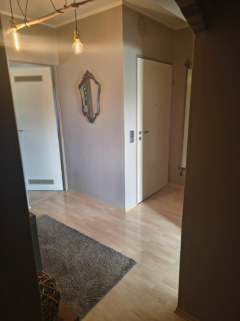 94 m2 große lichtdurchflutete 5,5 Zimmer Eigentumswohnung mit Südbalkon in ruhiger Lage – 47228 Duisburg(Bergheim) – Vorschaubild 4