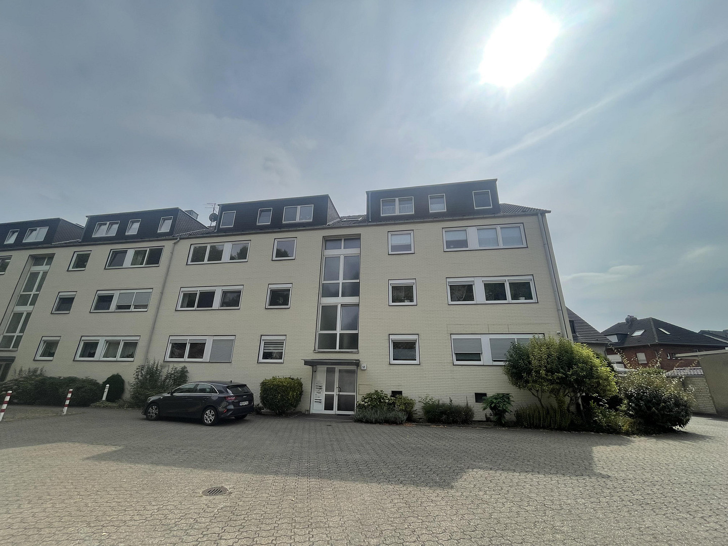 94 m2 große lichtdurchflutete 5,5 Zimmer Eigentumswohnung mit Südbalkon in ruhiger Lage – 47228 Duisburg(Bergheim) – Vorschaubild 14