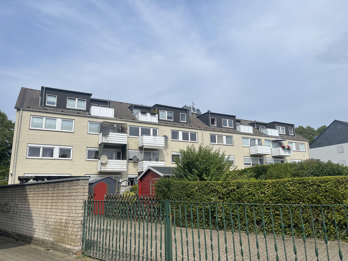 94 m2 große lichtdurchflutete 5,5 Zimmer Eigentumswohnung mit Südbalkon in ruhiger Lage – 47228 Duisburg(Bergheim) – Vorschaubild 13