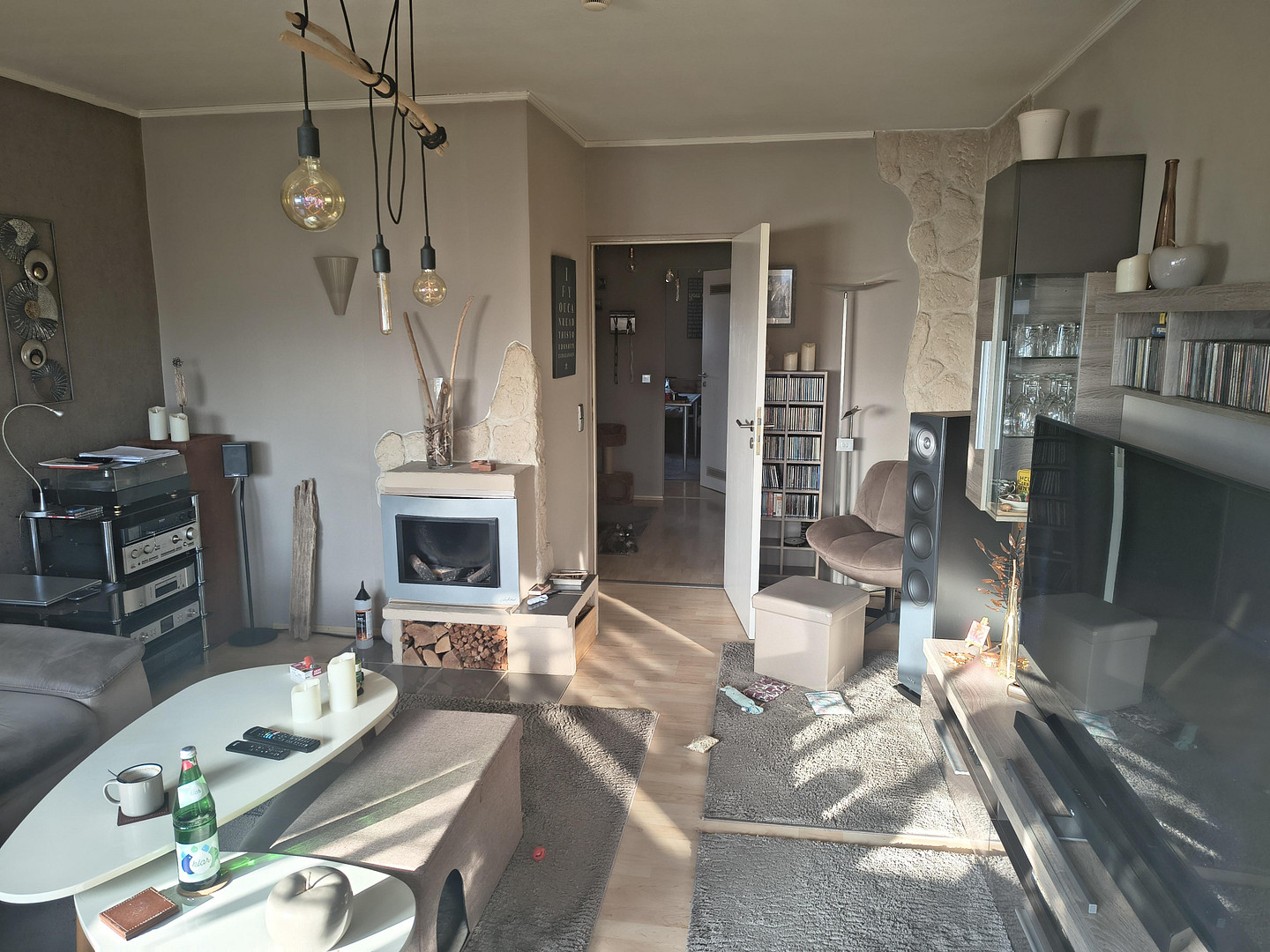94 m2 große lichtdurchflutete 5,5 Zimmer Eigentumswohnung mit Südbalkon in ruhiger Lage – 47228 Duisburg(Bergheim) – Vorschaubild 2