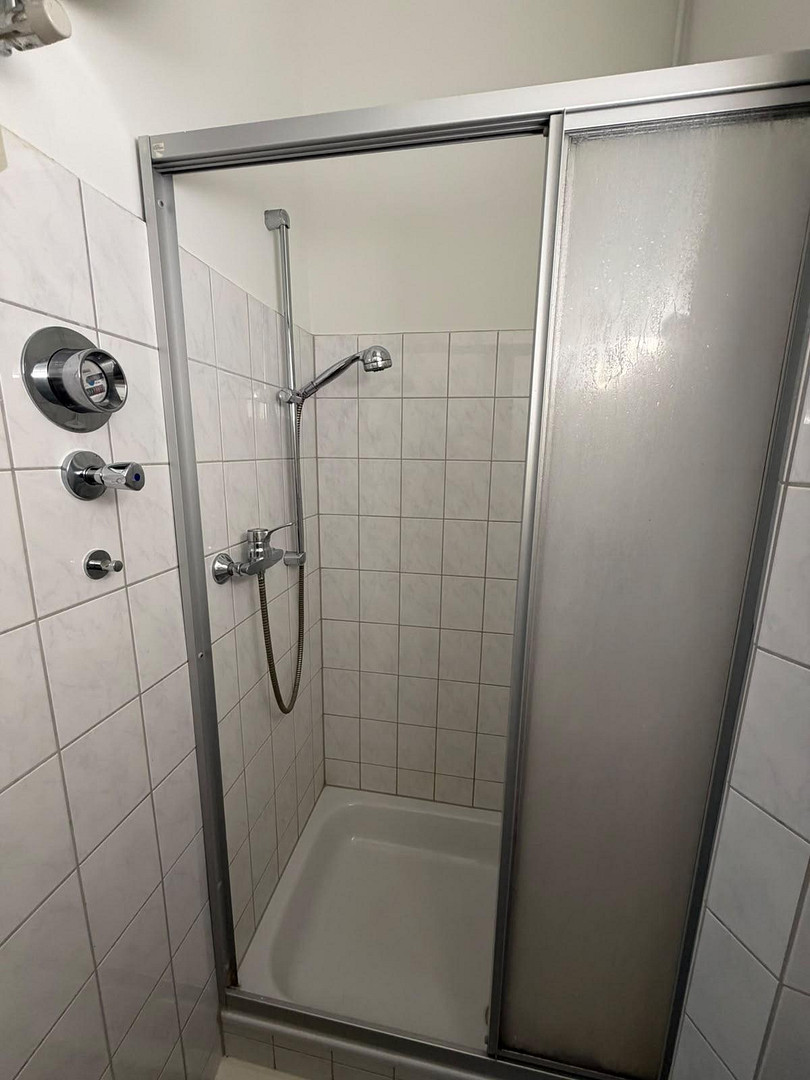 Gepflegte 2-Zimmer-Wohnung mit neuwertiger Einbauküche in Heilbronn-Südstraße – 74072 Heilbronn – Vorschaubild 12
