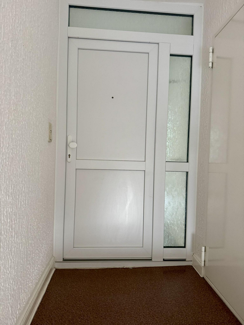 Kernsanierte 3-Zimmer-DG-Wohnung mit Wohnküche, neuer EBK und Sonnenterrasse in Eller – 40229 Düsseldorf(Eller) – Vorschaubild 12