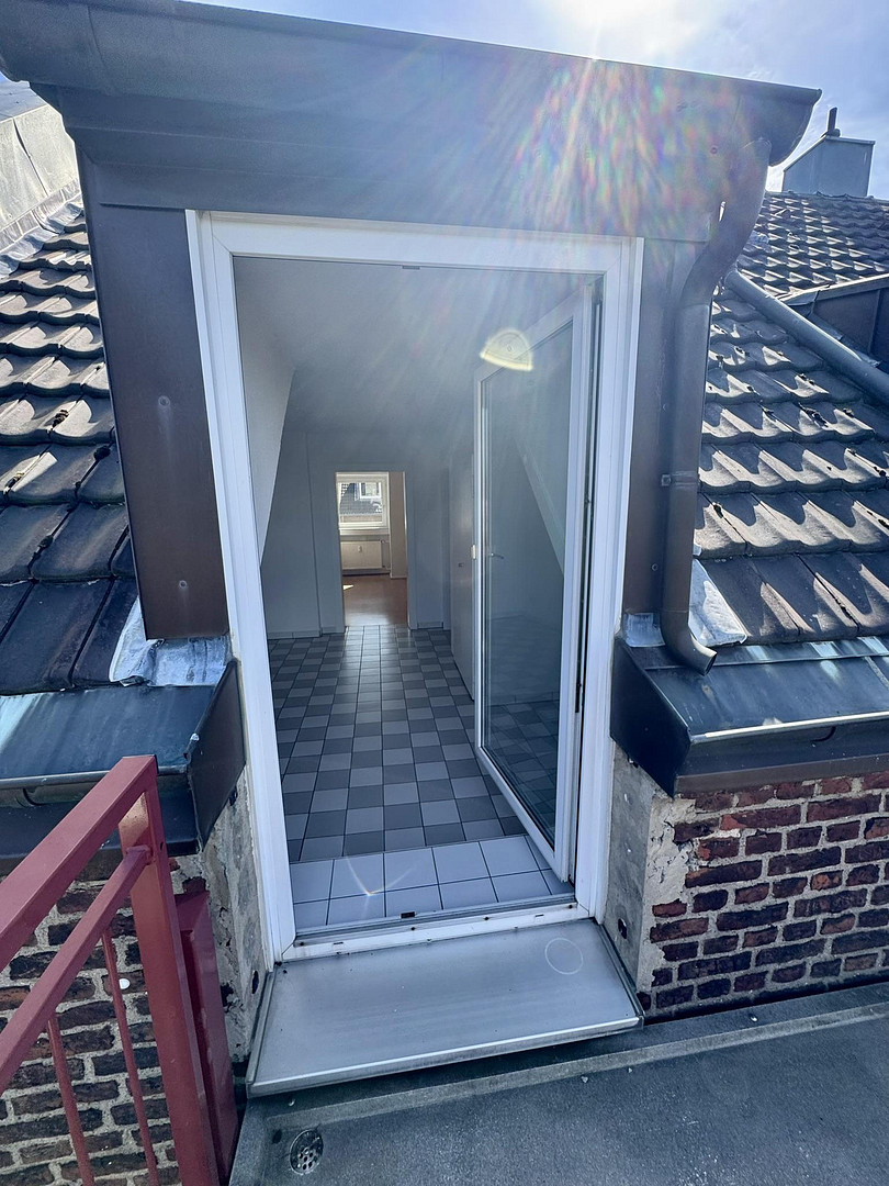 Kernsanierte 3-Zimmer-DG-Wohnung mit Wohnküche, neuer EBK und Sonnenterrasse in Eller – 40229 Düsseldorf(Eller) – Vorschaubild 13