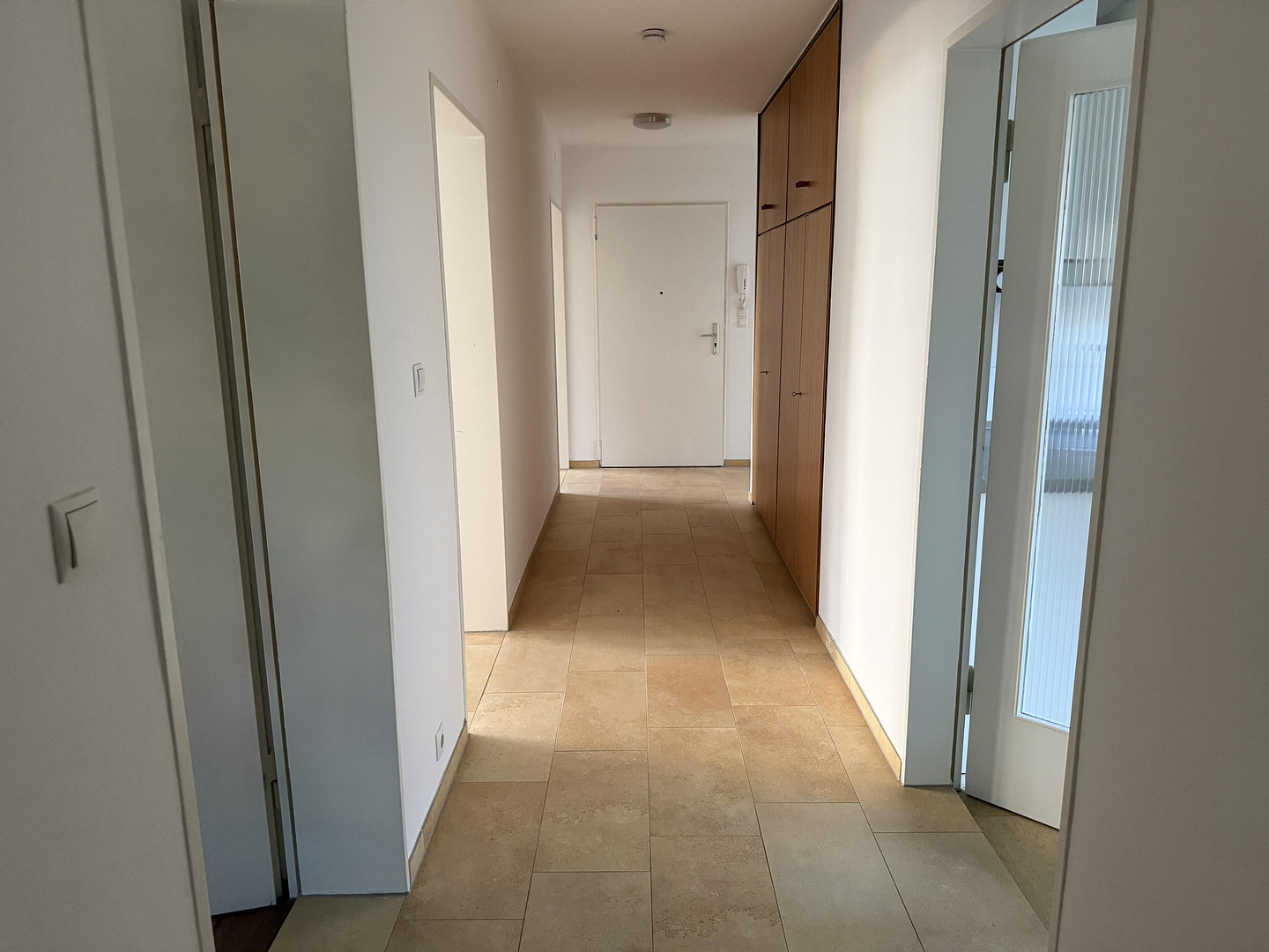 Eigener 314 m² Garten: Renovierte 4-Zimmer-Eigentumswohnung mit 2 Balkonen, provisionsfrei – 93049 Regensburg(Westenviertel) – Vorschaubild 6