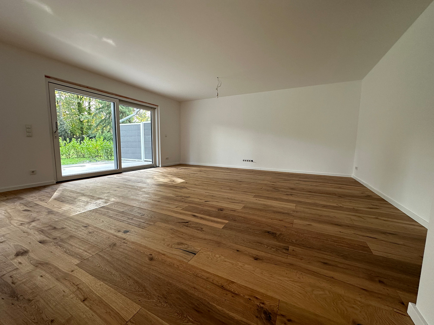 3 Zimmerwohnung im EG mit großer Süd-Terrasse – 40599 Düsseldorf(Reisholz) – Vorschaubild 2