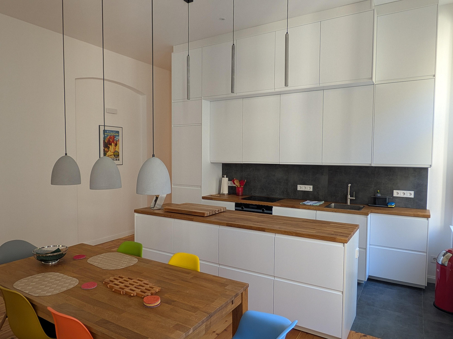 Frisch sanierte, voll möblierte 85 m² Altbauwohnung in Berlin-Wilmersdorf ab sofort – Foto 4