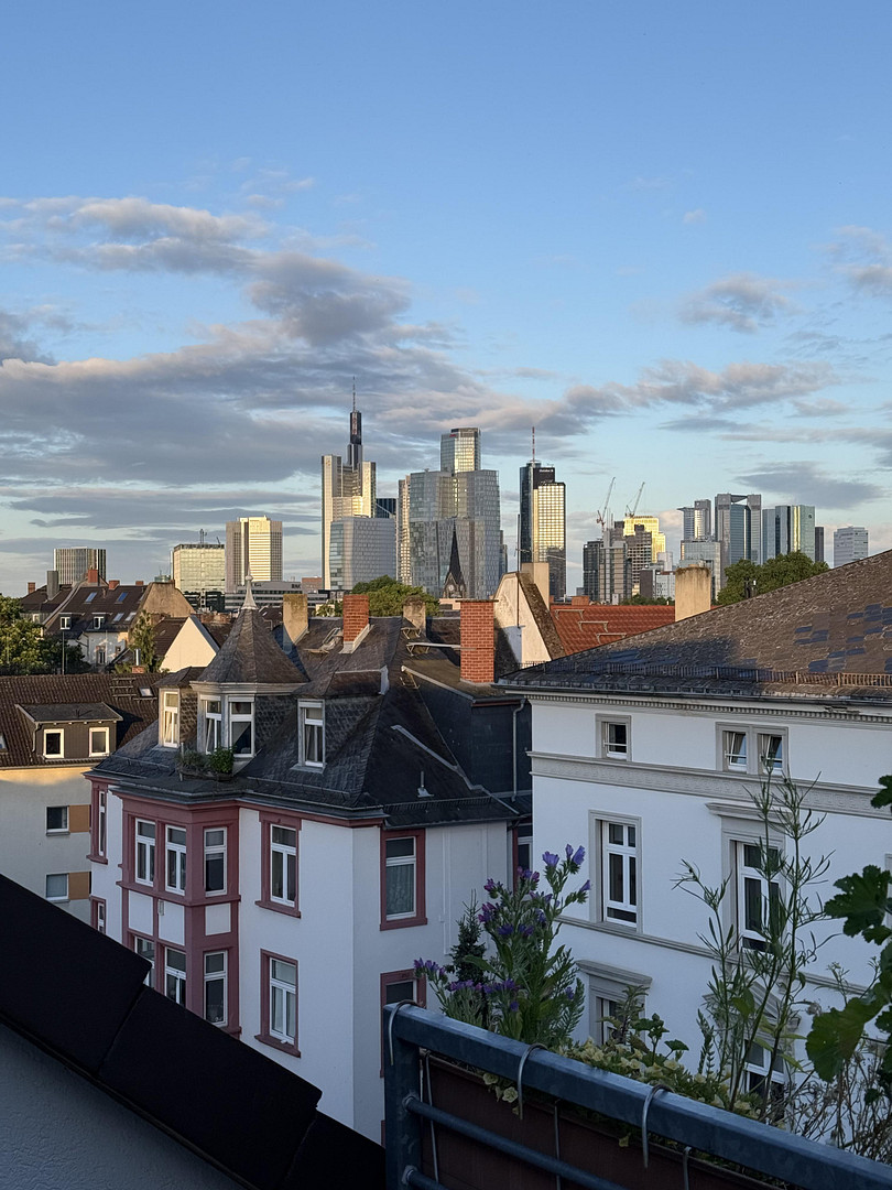Maisonette in Traumlage mit Skyline-Blick & Dachterrasse