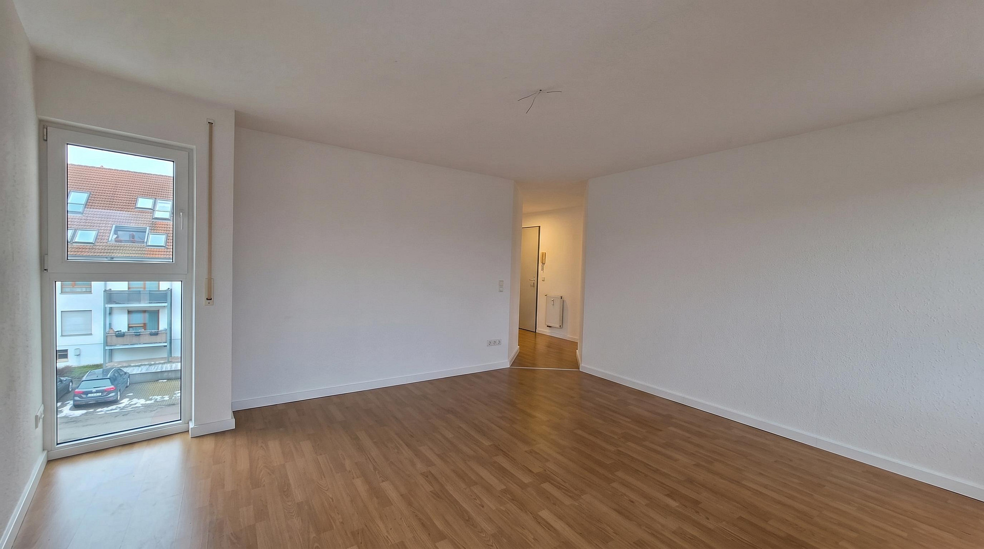 Helle 3-Zimmer-Wohnung mit 2 Balkonen, neuer Einbauküche und Blick ins Grüne – Foto 4