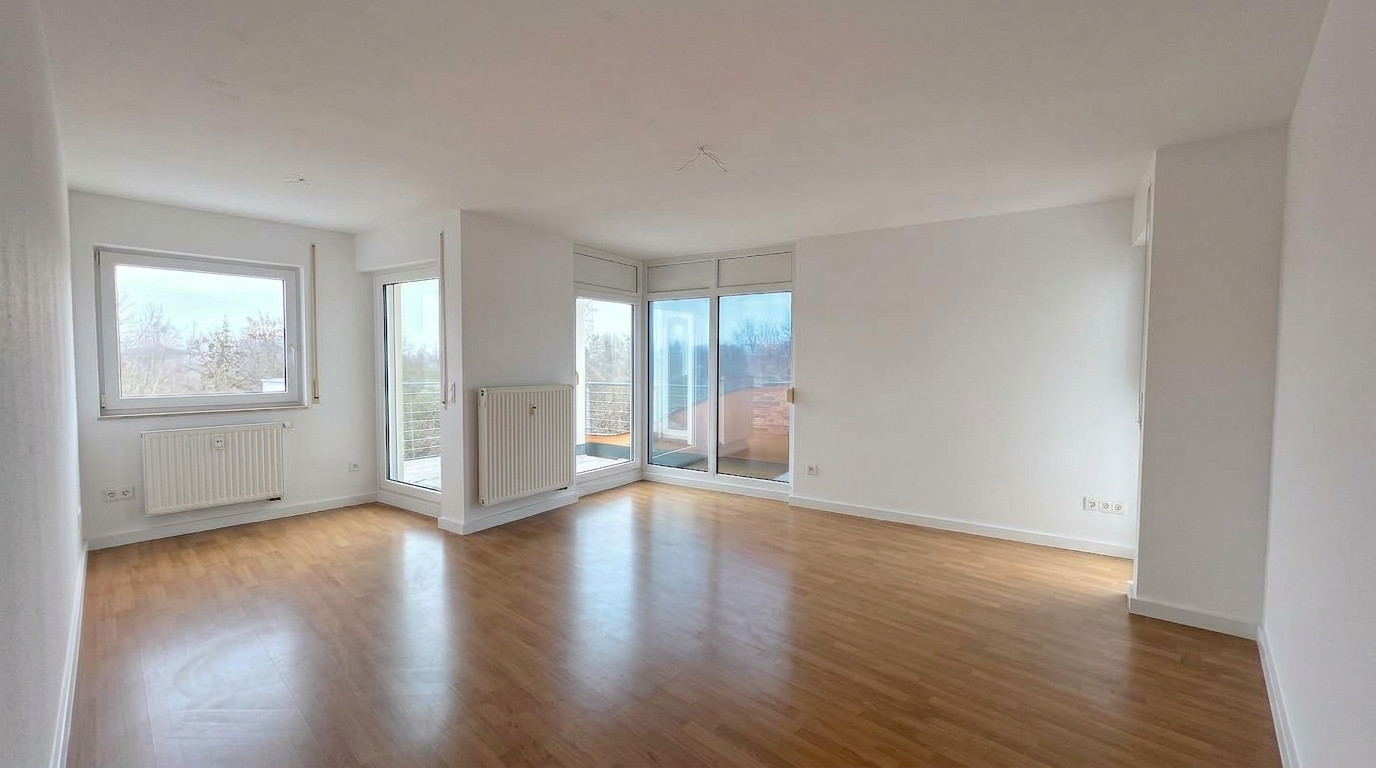Helle 3-Zimmer-Wohnung mit 2 Balkonen, neuer Einbauküche und Blick ins Grüne – Foto 3