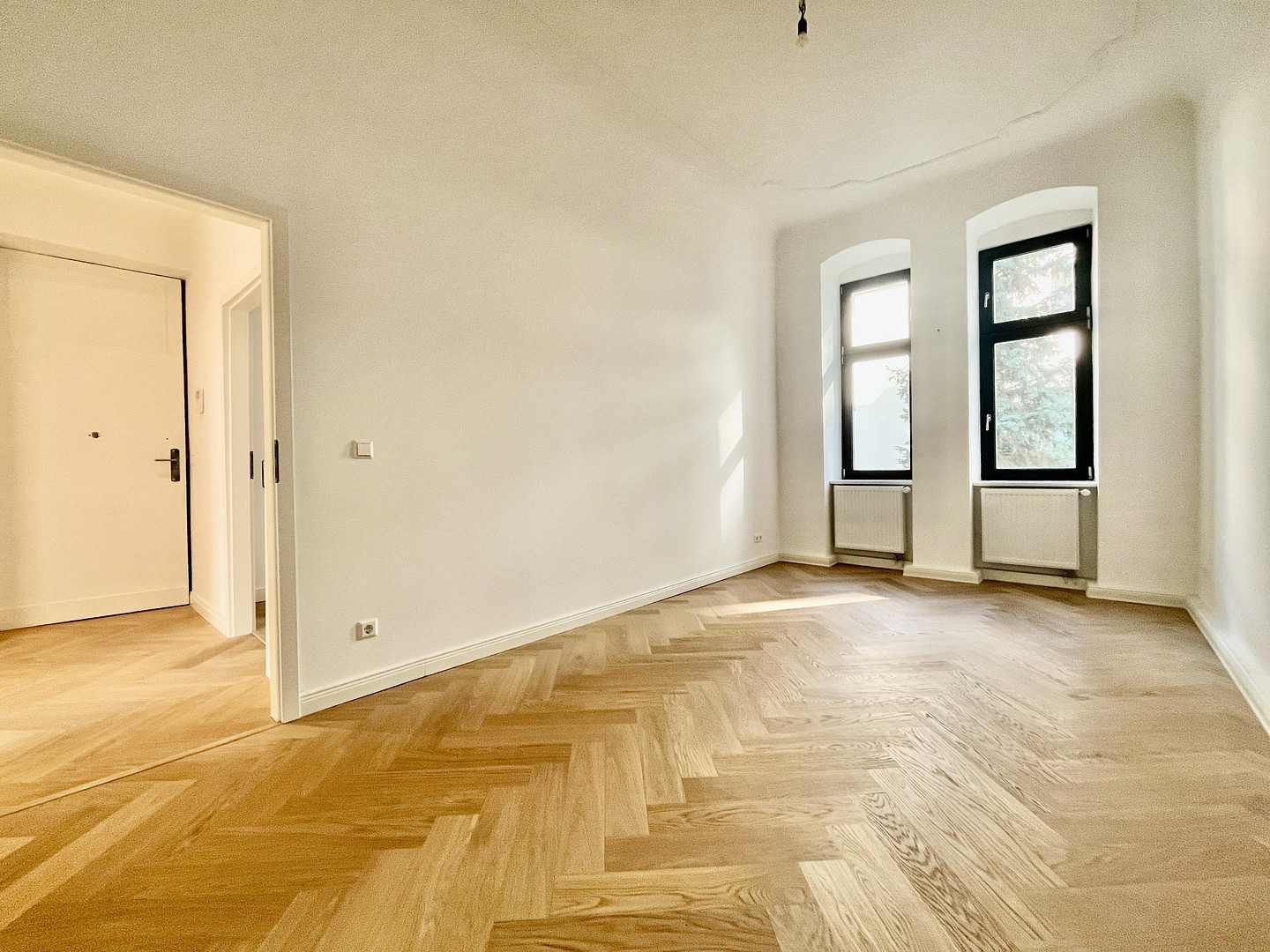 Traumhafter Altbau | offene Küche | 2 Balkone | Weitblick | EBK | Aufzug | Keller | kernsaniert – Foto 6