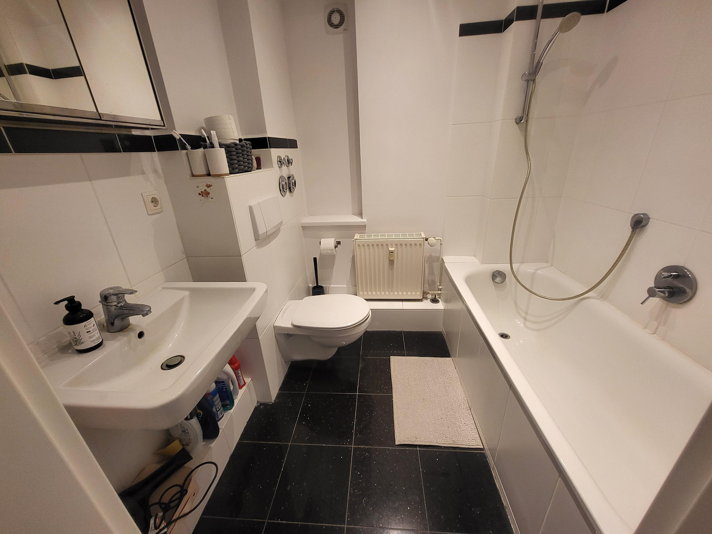 Exklusiv möblierte 2-Zimmer-Wohnung mit Loggia in Bestlage an der Außenalster (Schwanenwik) – Foto 5