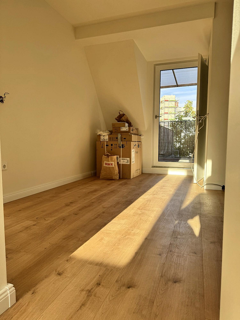 Erstbezug nach Sanierung | Dachterrasse | Walk-in-Dusche | Einbauküche | Highspeed-Internet – Foto 8