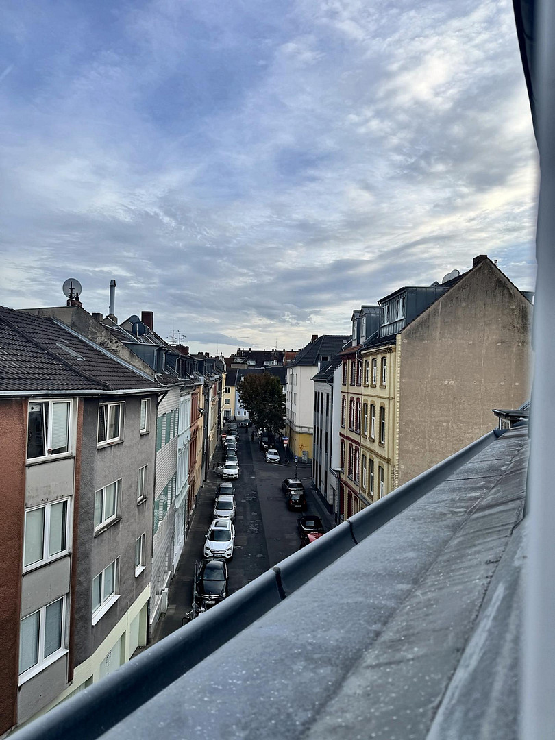 Erstbezug nach Sanierung | Dachterrasse | Walk-in-Dusche | Einbauküche | Highspeed-Internet – Foto 10