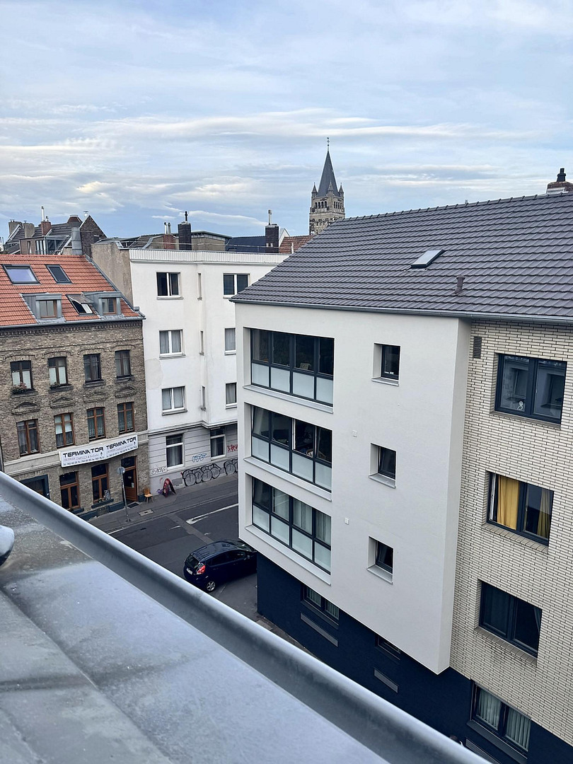 Erstbezug nach Sanierung | Dachterrasse | Walk-in-Dusche | Einbauküche | Highspeed-Internet – Foto 11