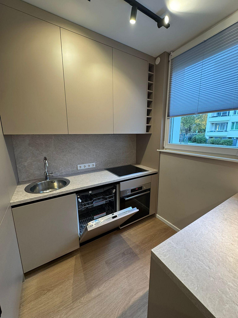 Hochwertig kernsanierte 2-Zimmer-Wohnung mit Balkon, Ankleide & Einbauküche in Berlin-Westend – Foto 9