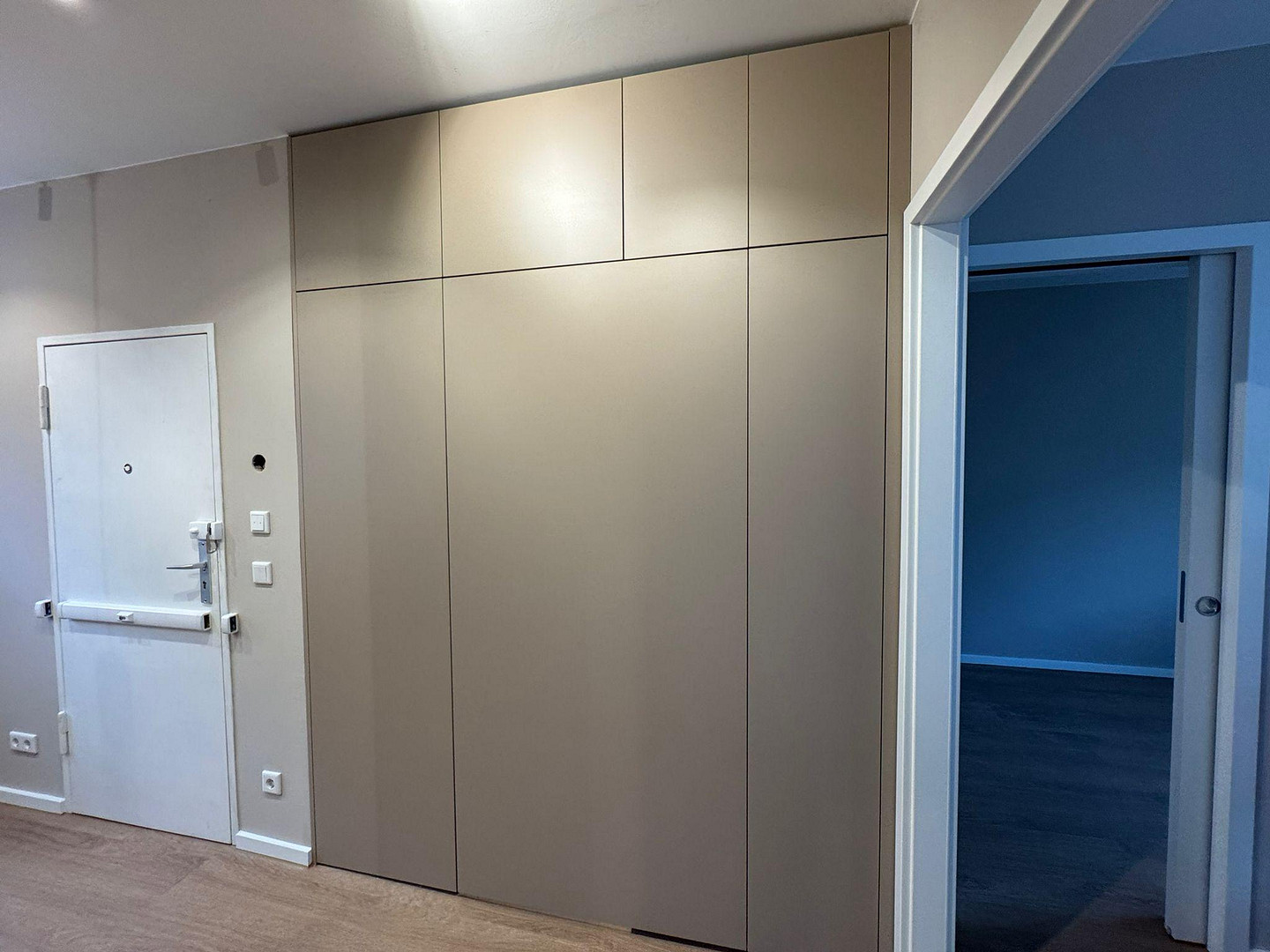 Hochwertig kernsanierte 2-Zimmer-Wohnung mit Balkon, Ankleide & Einbauküche in Berlin-Westend – Foto 5