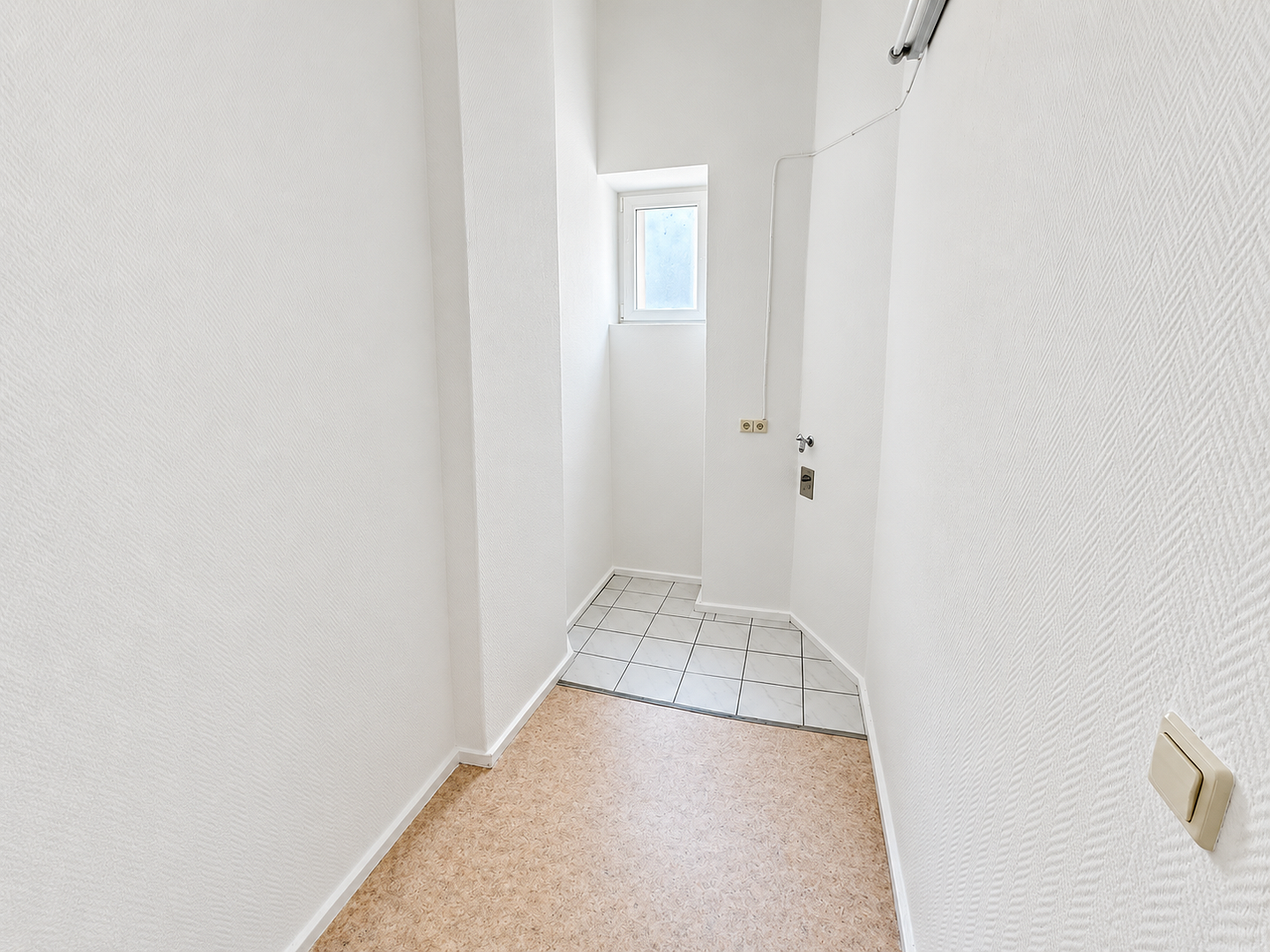 Großzügiges Raumgefühl - 4 Zi Altbau mit Balkon – Foto 8
