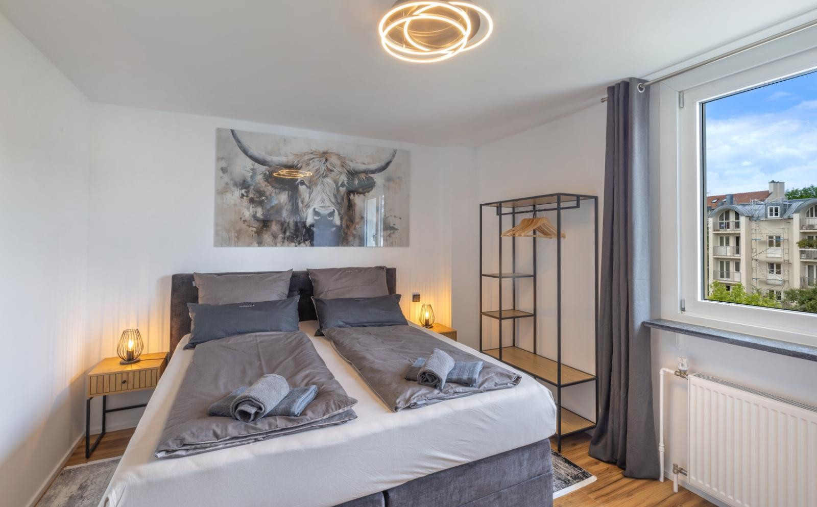 Exklusiv möbliert im Herzen Münchens: ruhiges Apartment im Lehel nahe Eisbach und Isar – Foto 12