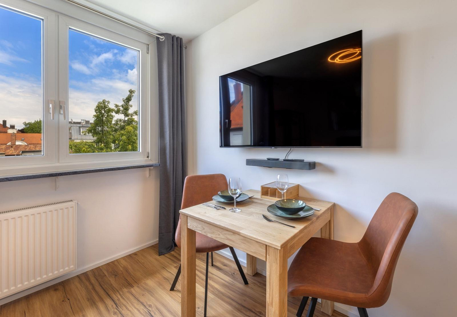 Exklusiv möbliert im Herzen Münchens: ruhiges Apartment im Lehel nahe Eisbach und Isar – Foto 11