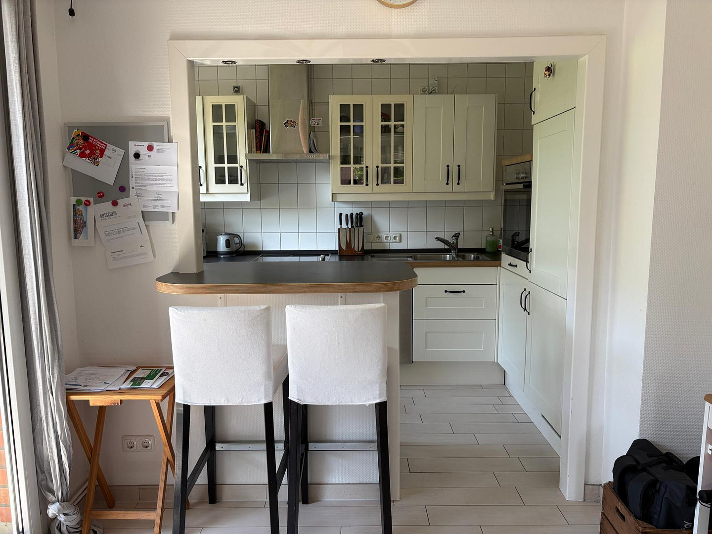 2-Zimmer-EG-Wohnung mit großer, eingewachsener Westterrasse & Einbauküche in Finkenwerder – Foto 5