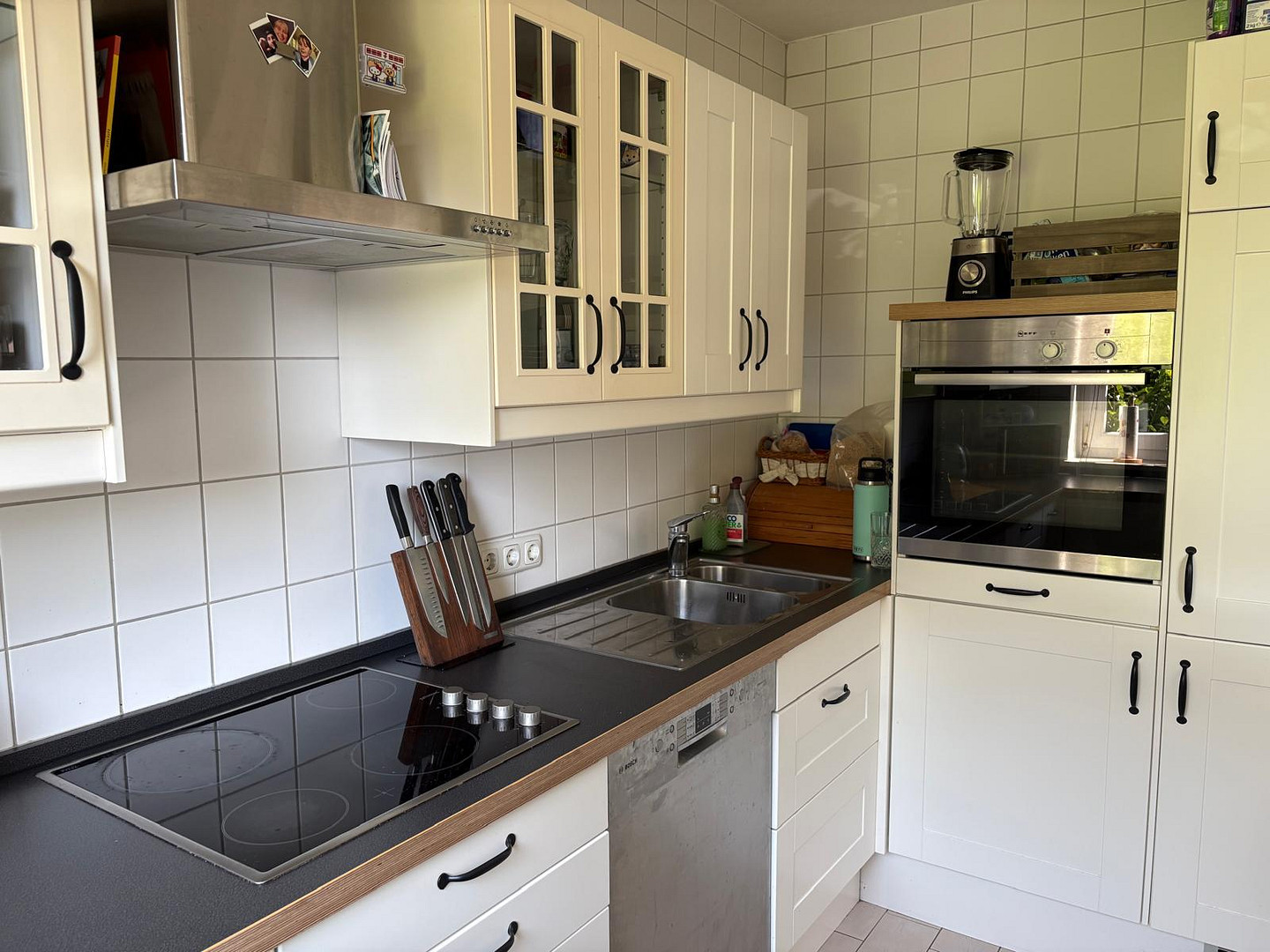 2-Zimmer-EG-Wohnung mit großer, eingewachsener Westterrasse & Einbauküche in Finkenwerder – Foto 7