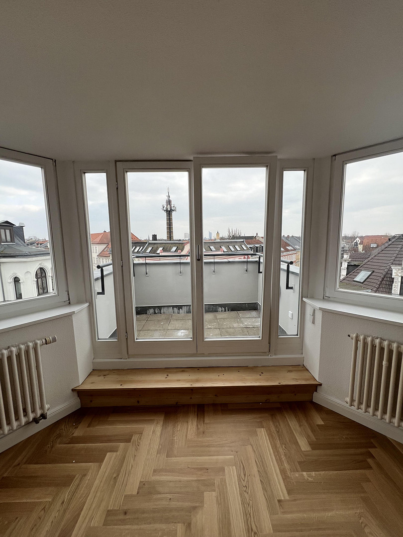 2-Zimmer-Dachgeschosswohnung mit Klimaanlage und Süd-Balkon zu vermieten – Foto 2