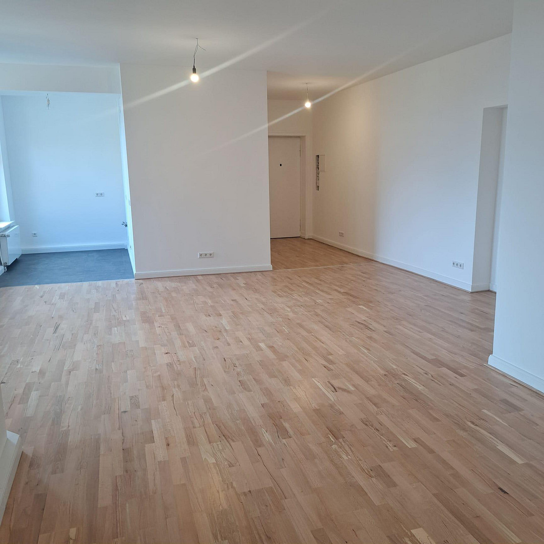 4-Zimmer-Maisonette-Wohnung mit zwei Balkonen in Charlottenburg zu vermieten – Foto 3