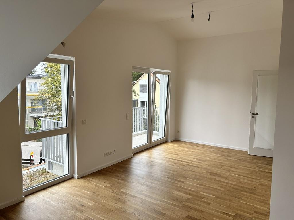 Großzügige, helle 2-Zimmer DG-Wohnung – Foto 2