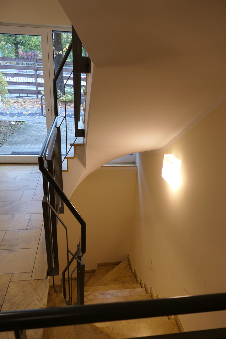 Zur TG und Keller