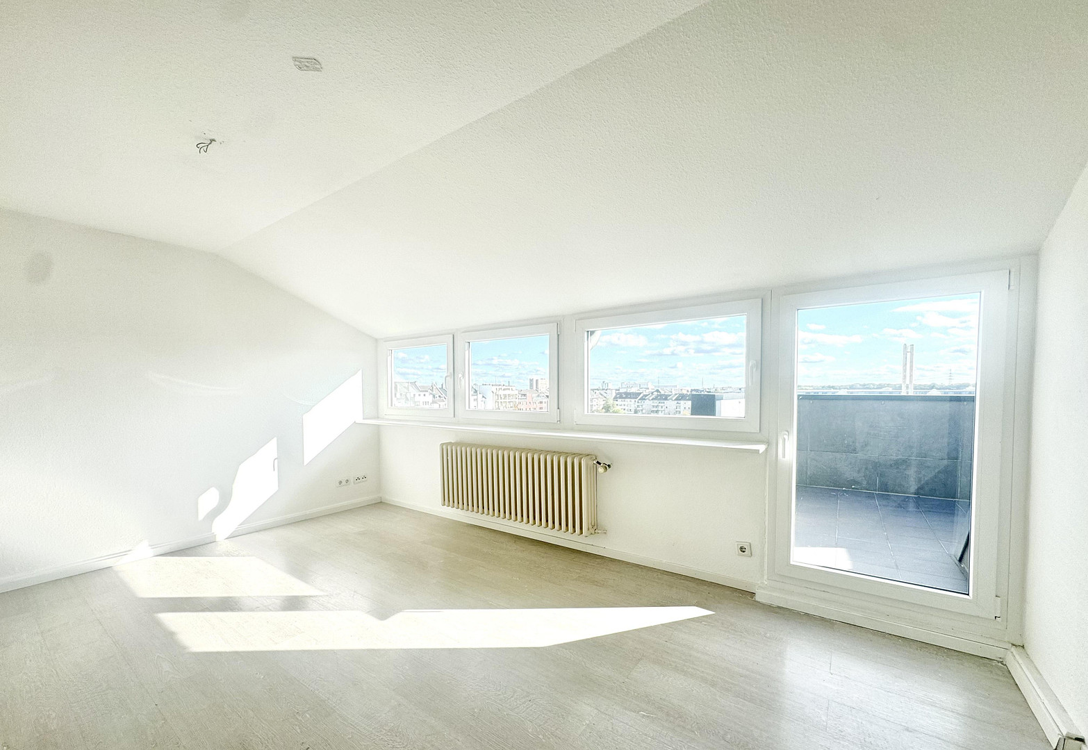 D`Bilk Uni / Top Provisionsfrei ! Super 2 Zimmer Wohnung