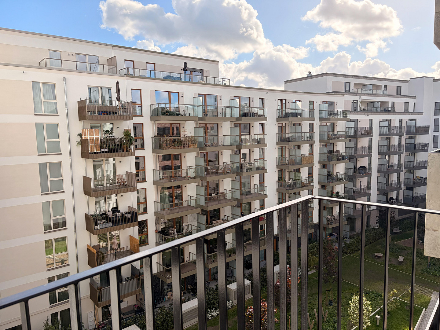 Erstbezug: Lichtdurchflutete 3-Zimmer-Wohnung mit Balkon & Loggia – Foto 12