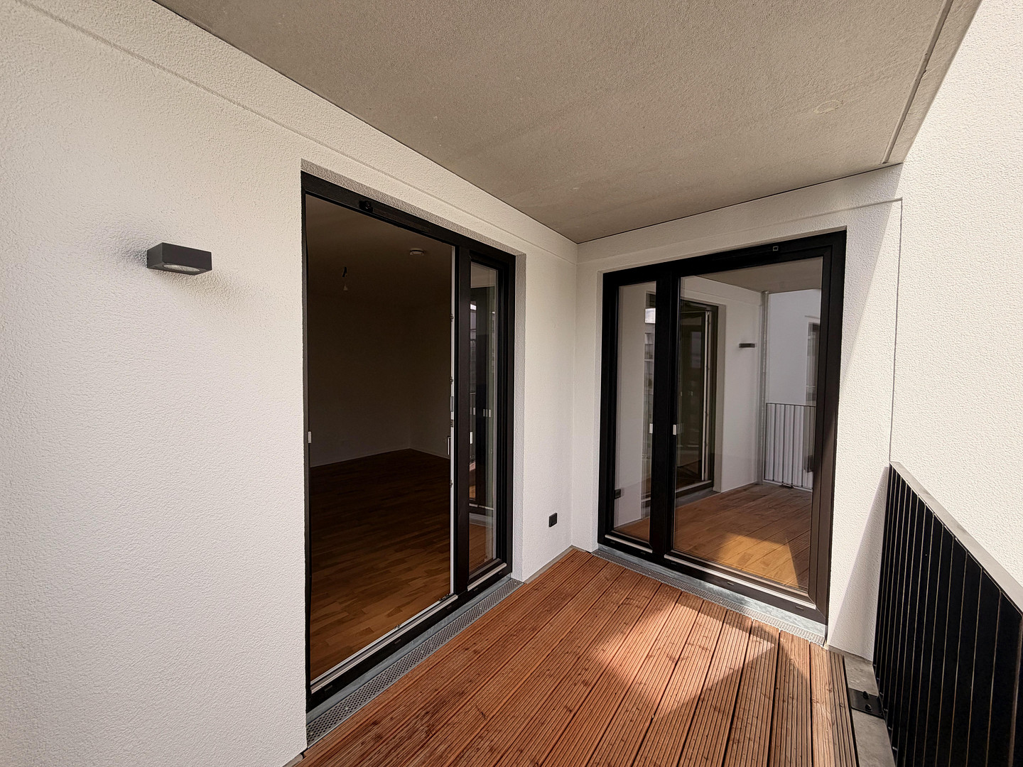 Erstbezug: Lichtdurchflutete 3-Zimmer-Wohnung mit Balkon & Loggia – Foto 13