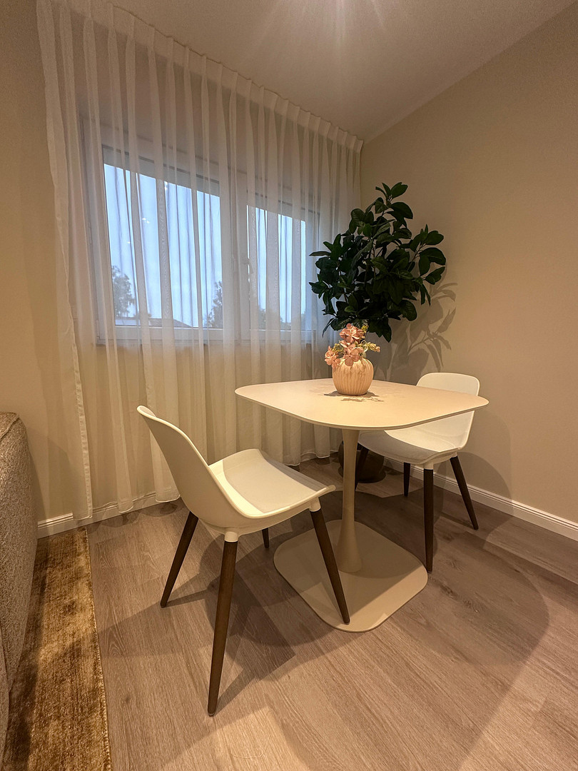 Vollständig möblierte 2-Zimmer Wohnung mit Küche in Frankfurt-Rödelheim – Foto 3
