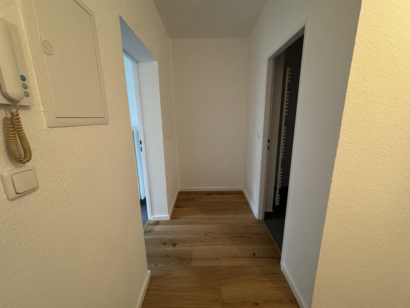 Charmante, großzügige 2-Zimmer-Wohnung mit Balkon in bester Lage auf der Berger Straße. – Foto 8