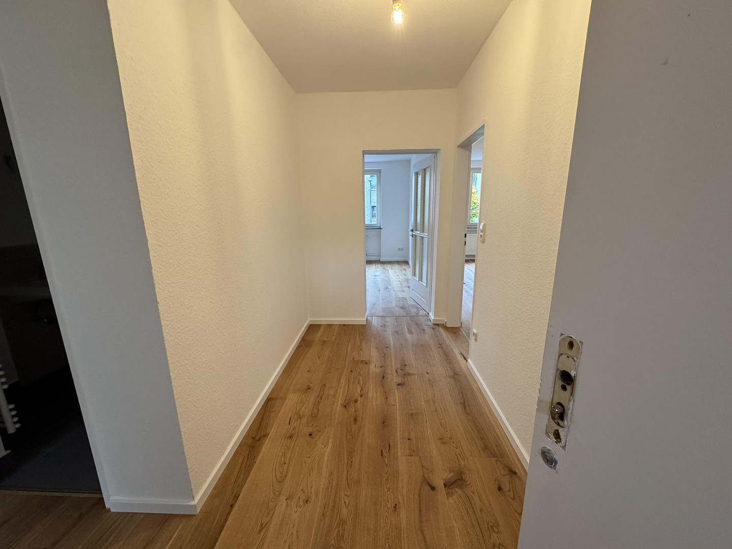 Charmante, großzügige 2-Zimmer-Wohnung mit Balkon in bester Lage auf der Berger Straße. – Foto 6