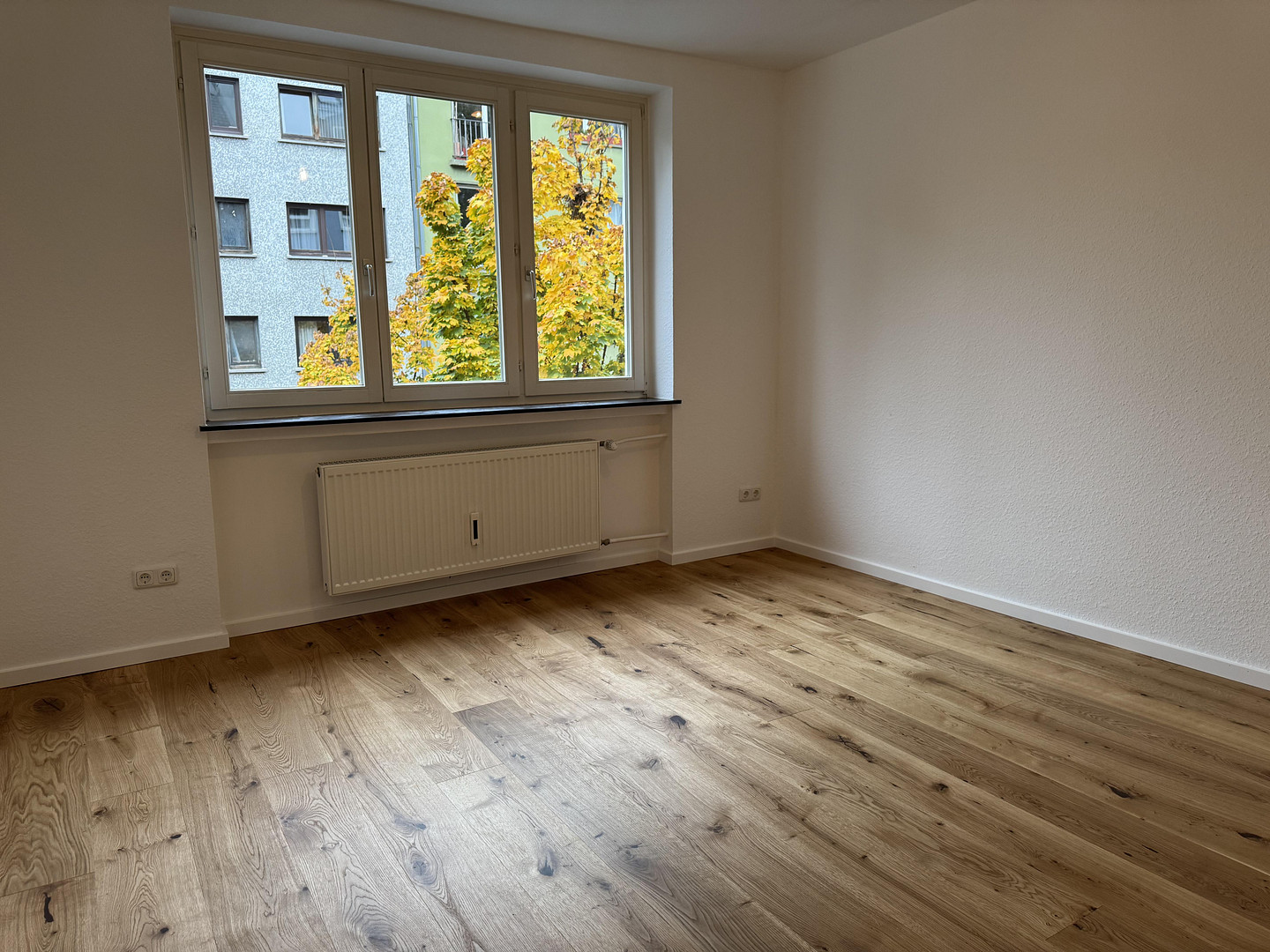 Charmante, großzügige 2-Zimmer-Wohnung mit Balkon in bester Lage auf der Berger Straße. – Foto 5