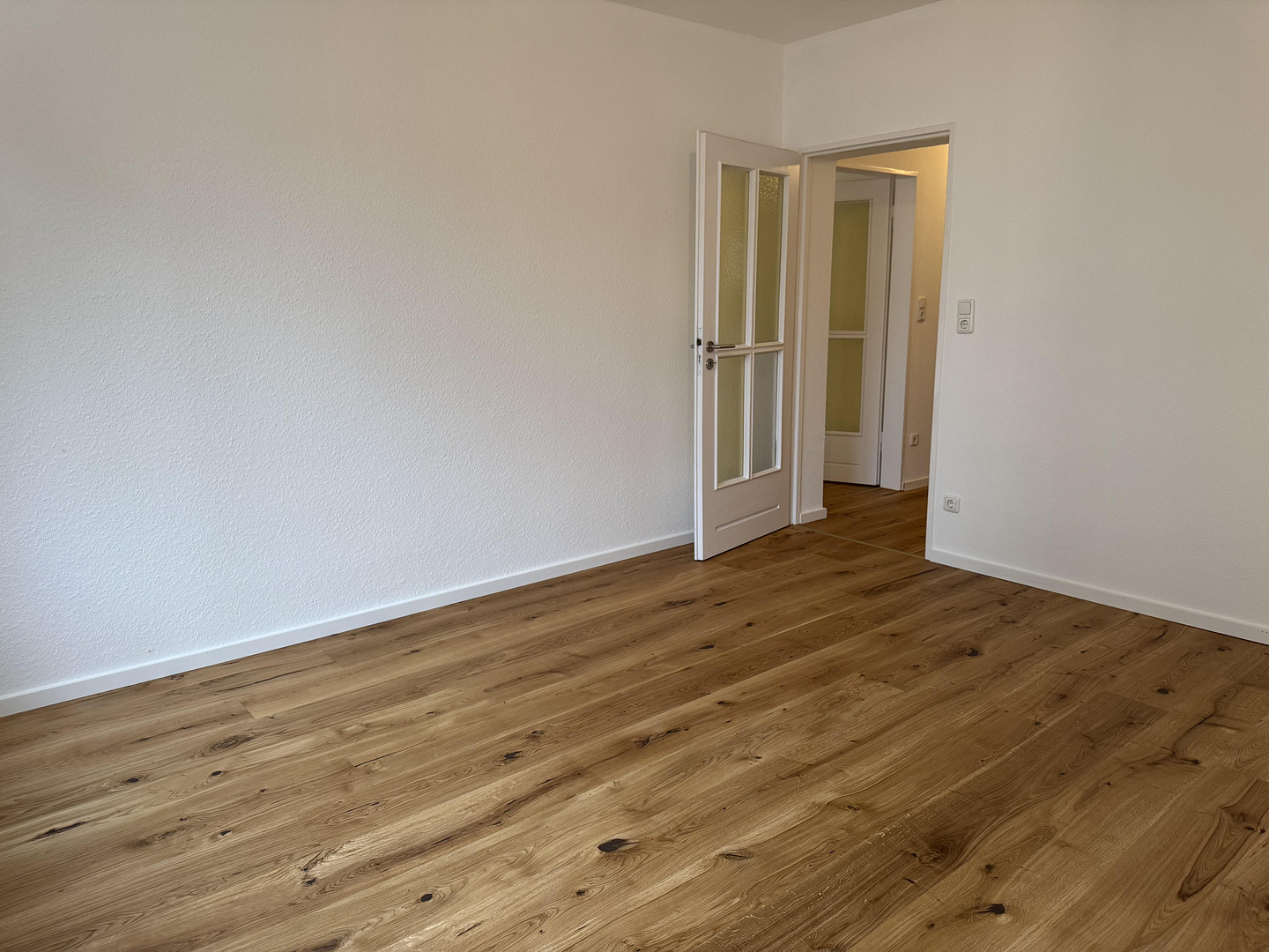 Charmante, großzügige 2-Zimmer-Wohnung mit Balkon in bester Lage auf der Berger Straße. – Foto 4