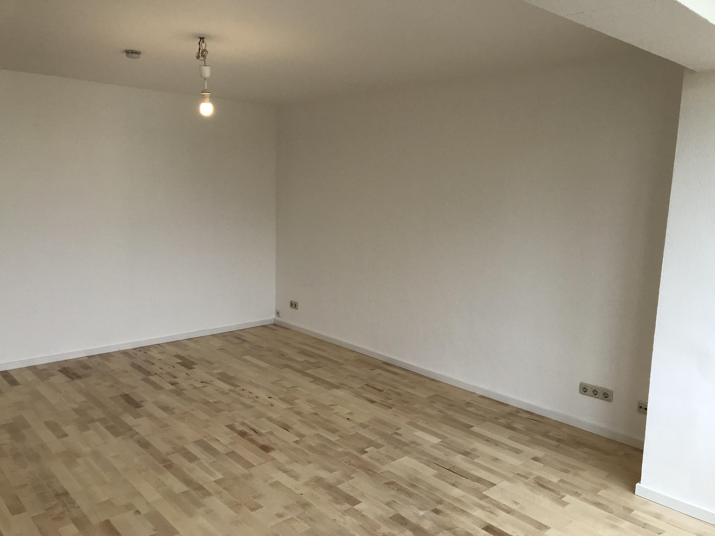 Charmante Helle 1-Zimmer-Wohnung in der Nähe vom Dornbusch – Foto 2
