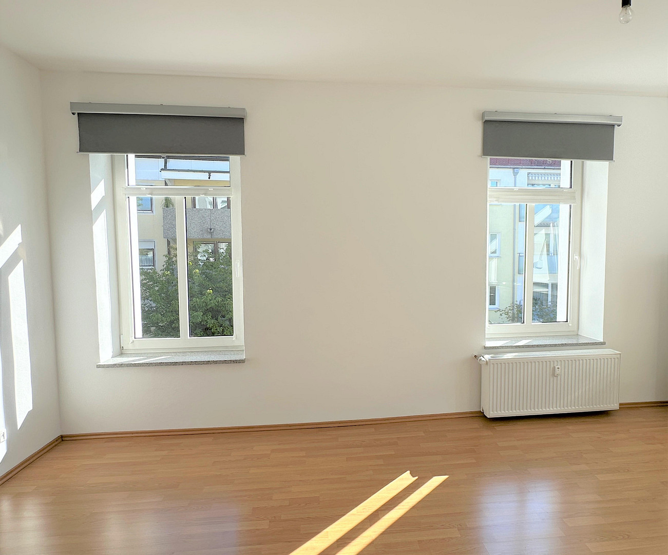 Laim nach Altbausanierung: Helle 1-Zimmer-Wohnung in kleinem kernsaniertem Wohnhaus