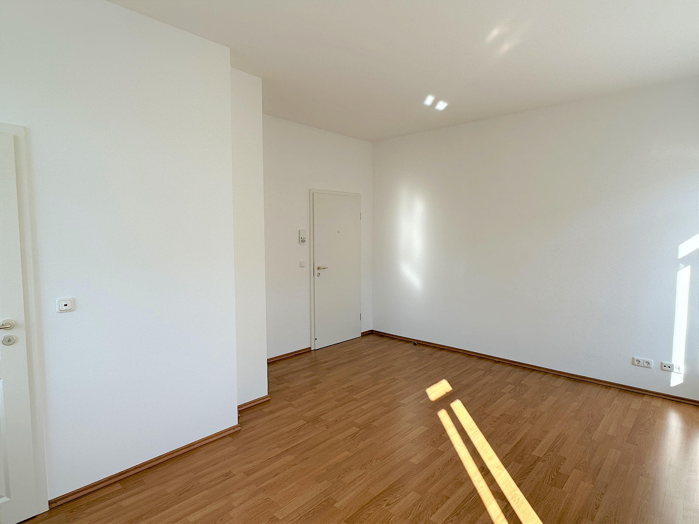 Laim nach Altbausanierung: Helle 1-Zimmer-Wohnung in kleinem kernsaniertem Wohnhaus – Foto 4