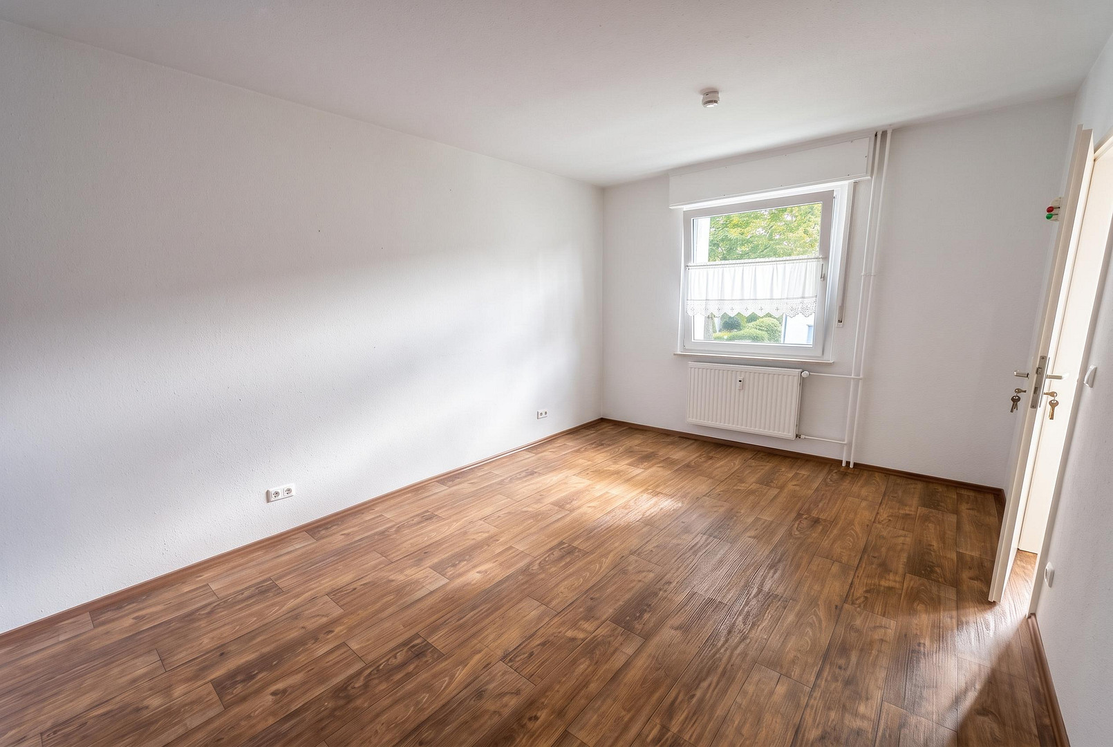 Hell, großer Balkon, Garten – Foto 6