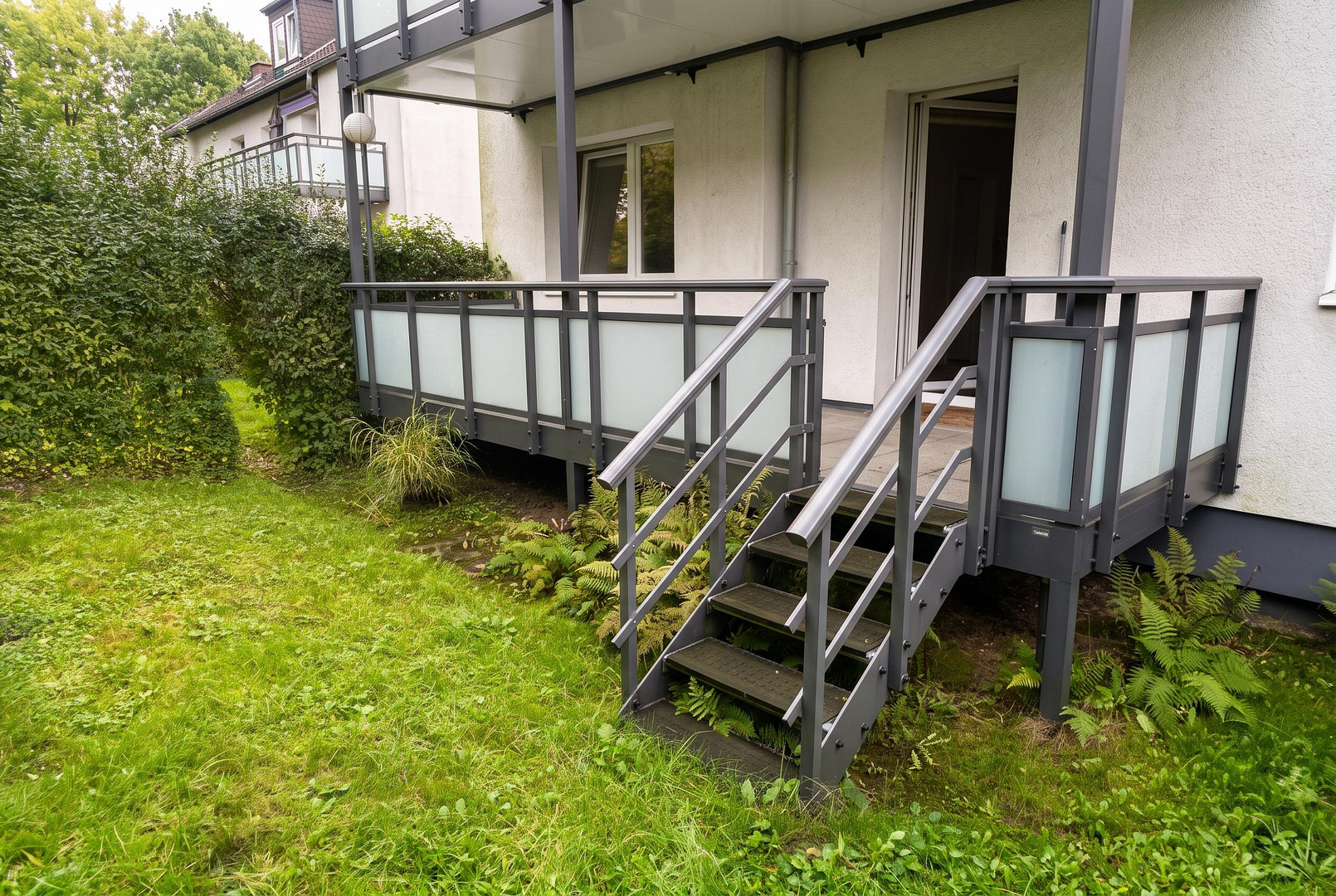 Hell, großer Balkon, Garten – Foto 10