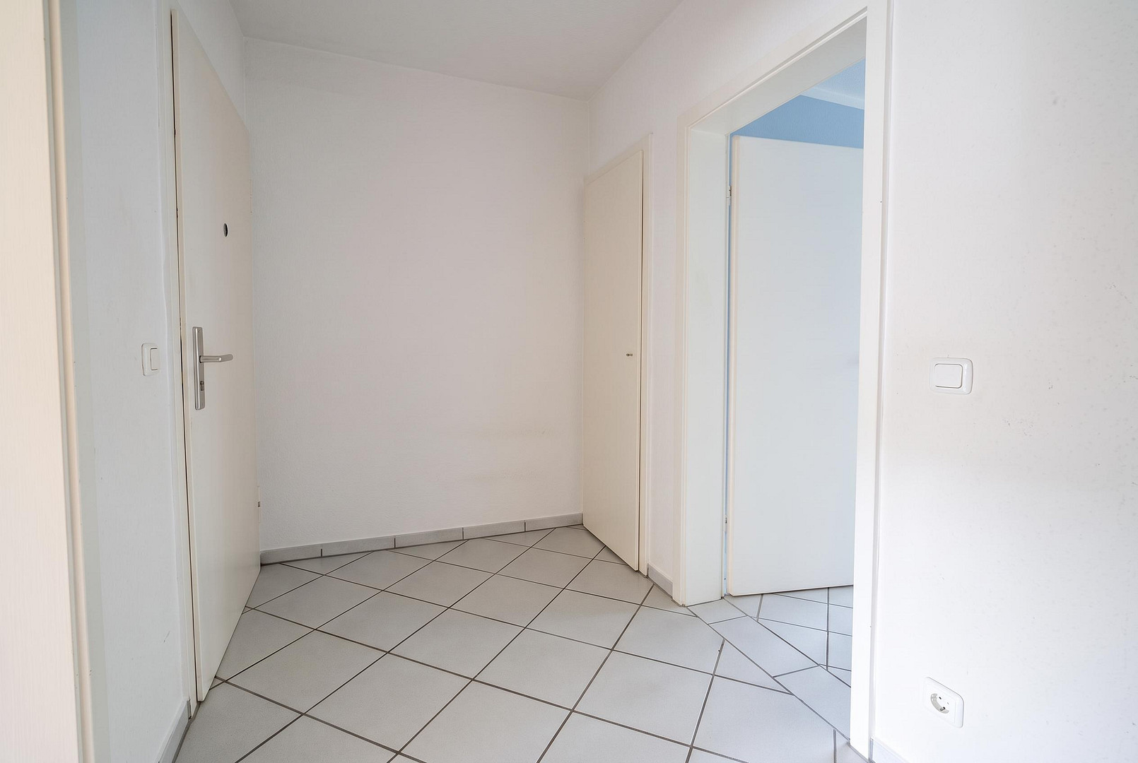 Hell, großer Balkon, Garten – Foto 2