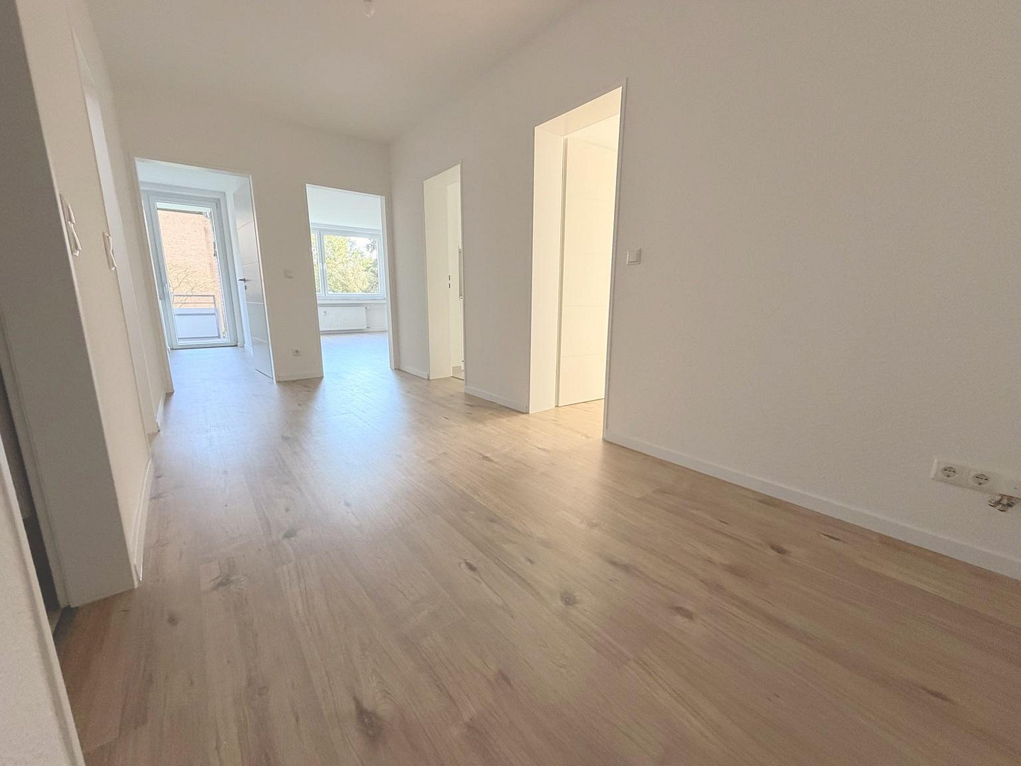 Rheinnah wohnen – sanierte 3-Zimmer-Wohnung mit Balkon & Aufzug – Foto 11