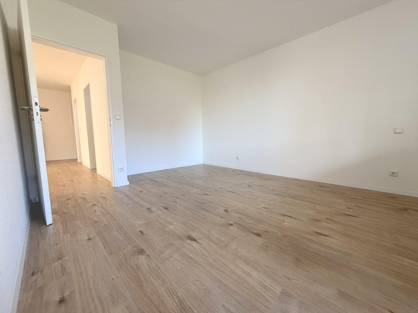 Rheinnah wohnen – sanierte 3-Zimmer-Wohnung mit Balkon & Aufzug – Foto 7