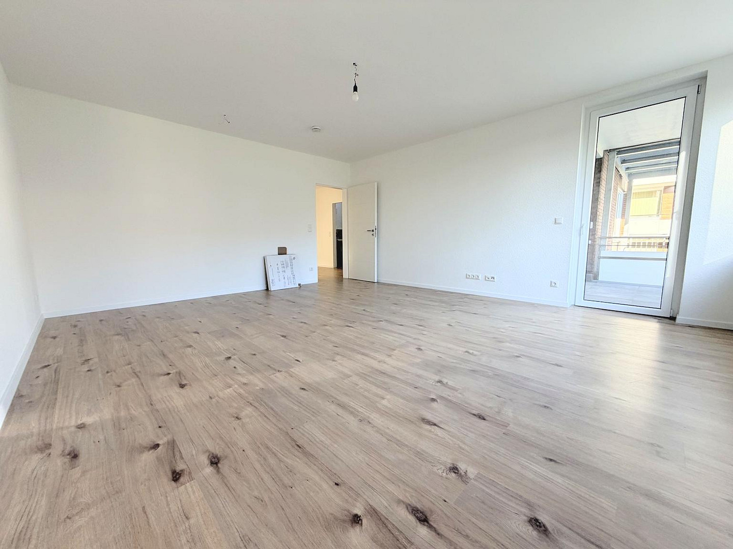 Rheinnah wohnen – sanierte 3-Zimmer-Wohnung mit Balkon & Aufzug – Foto 8